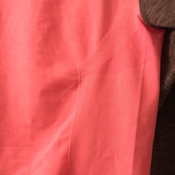 Victoria’s Secret Sport long sleeved top - Picture 4 of 4